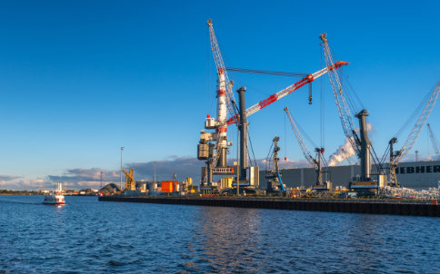 Liebherr im Seehafen - Hafenrundfahrt