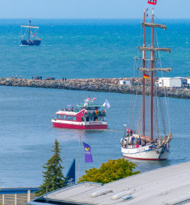 Fahrgastschiff Warnow Star im Seekanal - Touren, Rundfahrten