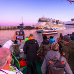 AIDAmar im Seekanal - Begleitfahrten
