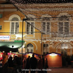 Rostocker Uni Platz zur Weihnachtszeit - Fahrten zum Rostocker Weihnachtsmarkt
