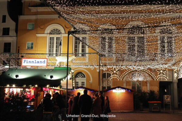 Fahrten zum Rostocker Weihnachtsmarkt - Rostocker Uni Platz Rostocker Uni Platz zur Weihnachtszeit - Fahrten zum Rostocker Weihnachtsmarkt